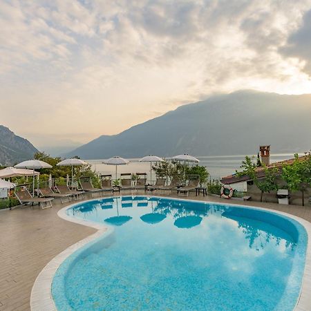 Garda Suite Hotel (Adults Only) Limone sul Garda Esterno foto