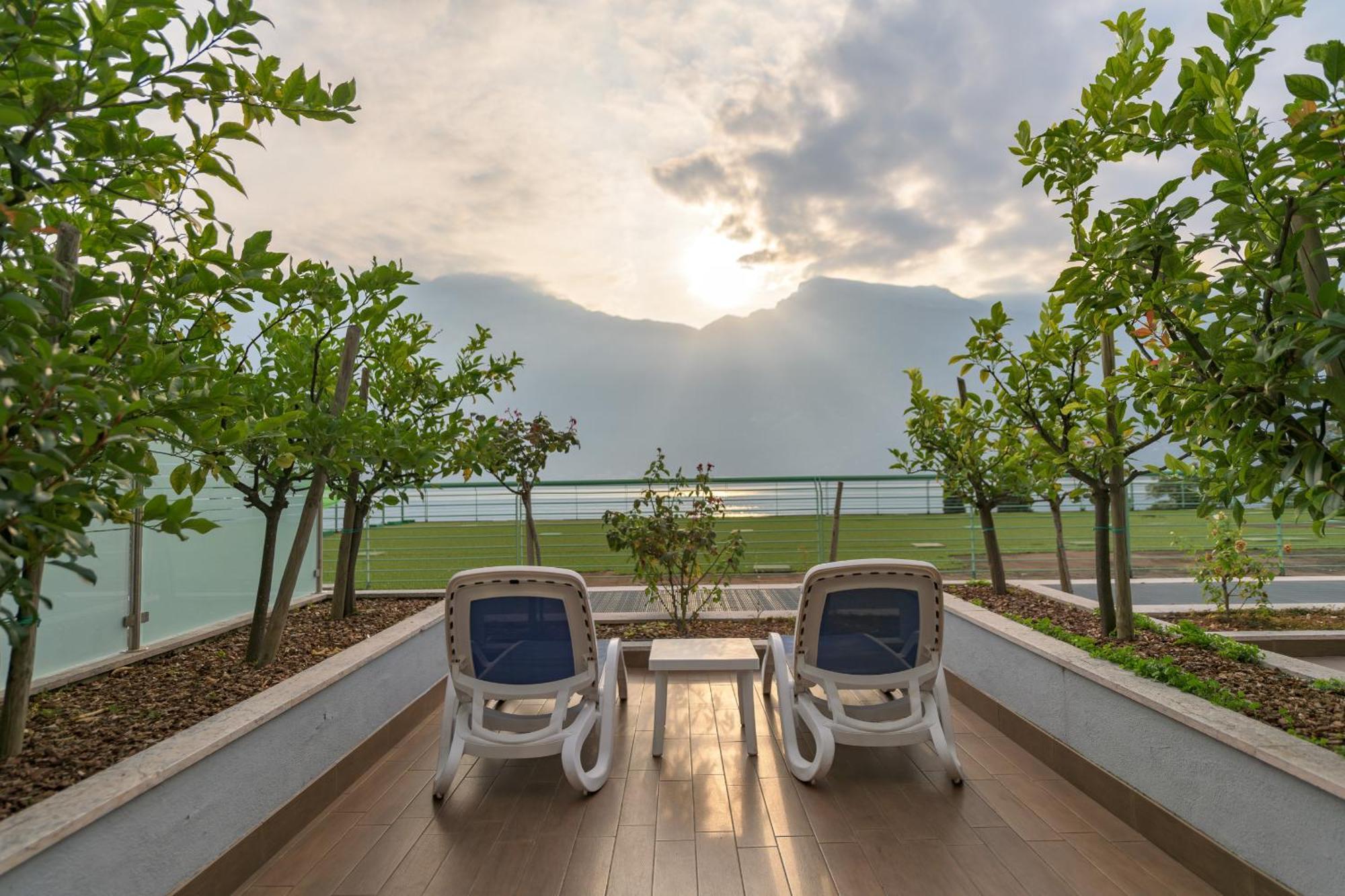 Garda Suite Hotel (Adults Only) Limone sul Garda Esterno foto