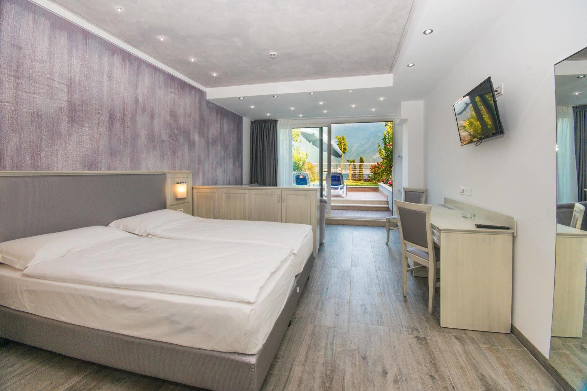 Garda Suite Hotel (Adults Only) Limone sul Garda Esterno foto