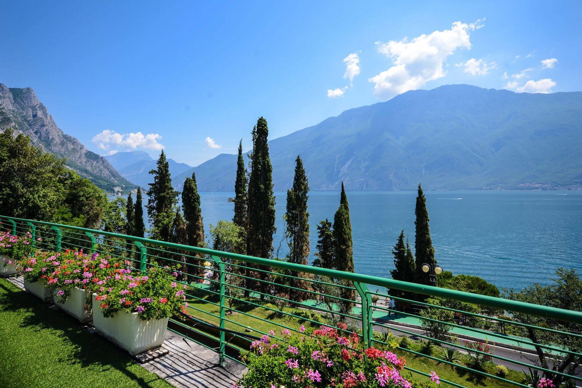 Garda Suite Hotel (Adults Only) Limone sul Garda Esterno foto